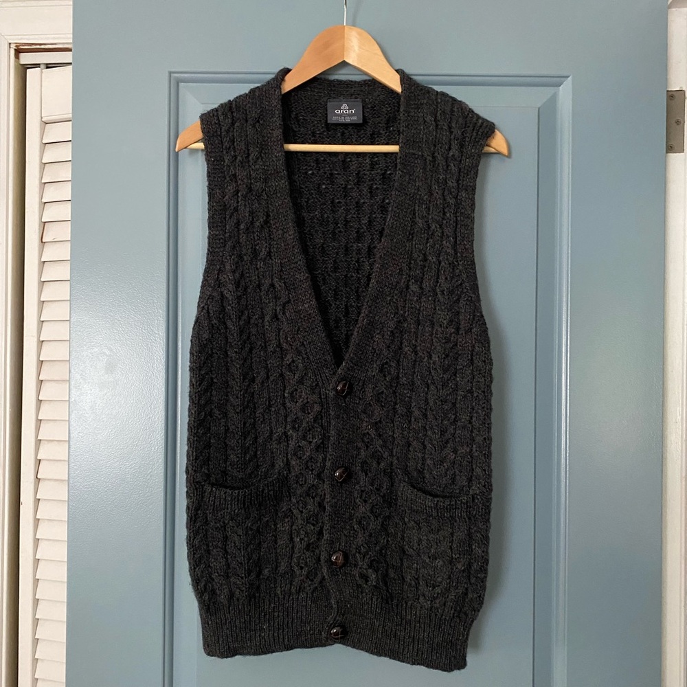 Aran 100% new wool Charcoal Cable Knit Vest Size M Made in Ireland
